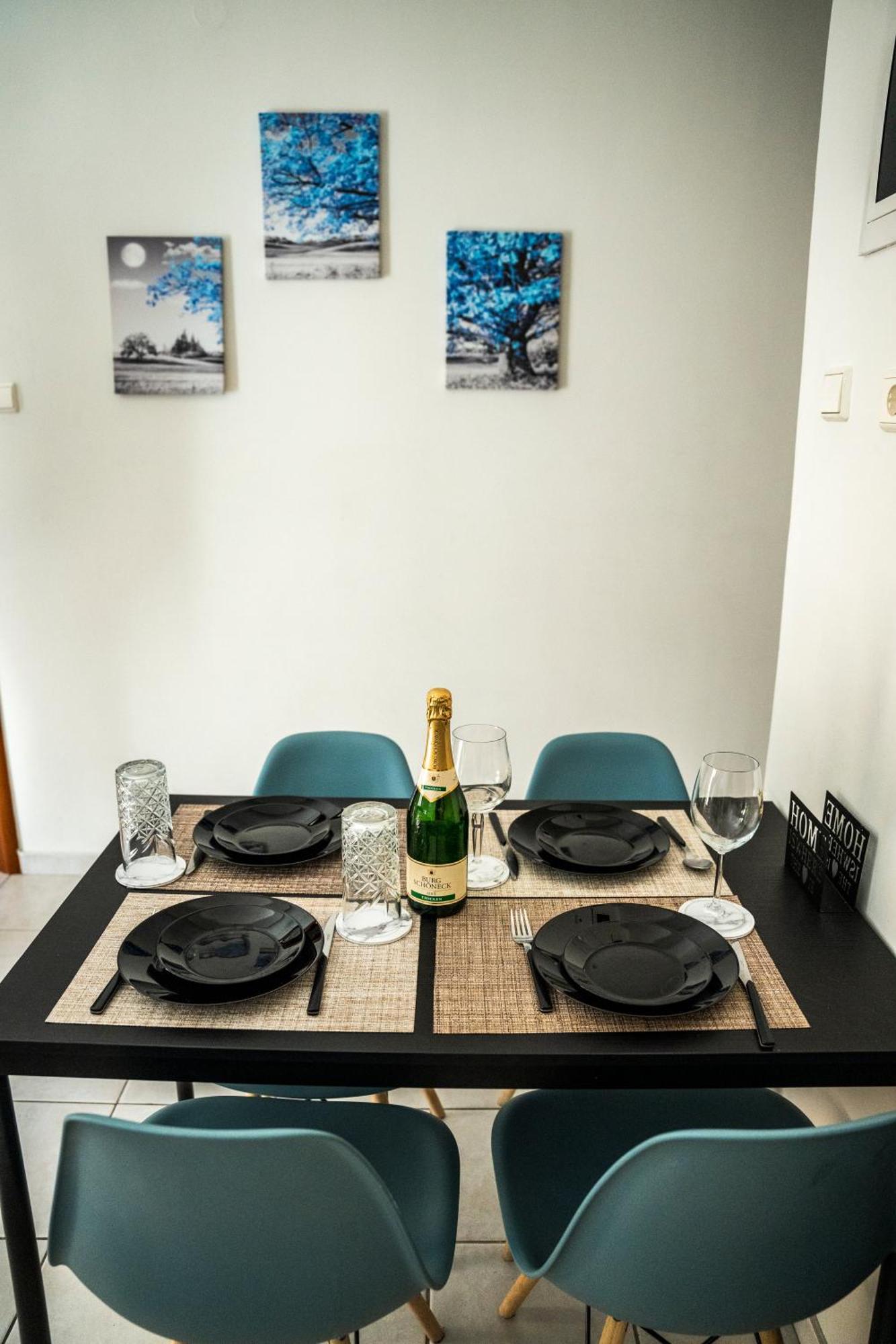 לריסה Gk Suites-Constantin View , Auto Check-In 24H מראה חיצוני תמונה